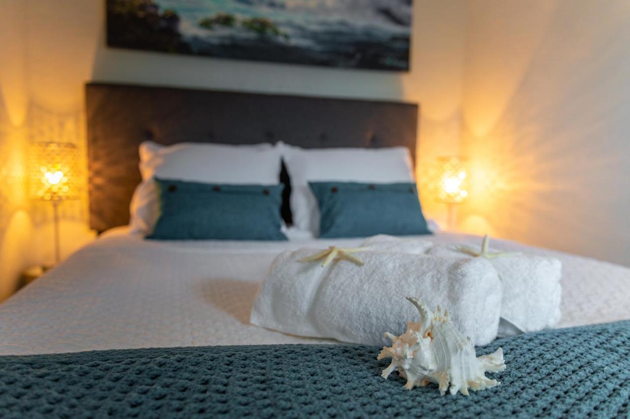 شقة 102-Tiny Treasure-Waterfront With Heated Pool سانت بيتي بيتش المظهر الخارجي الصورة